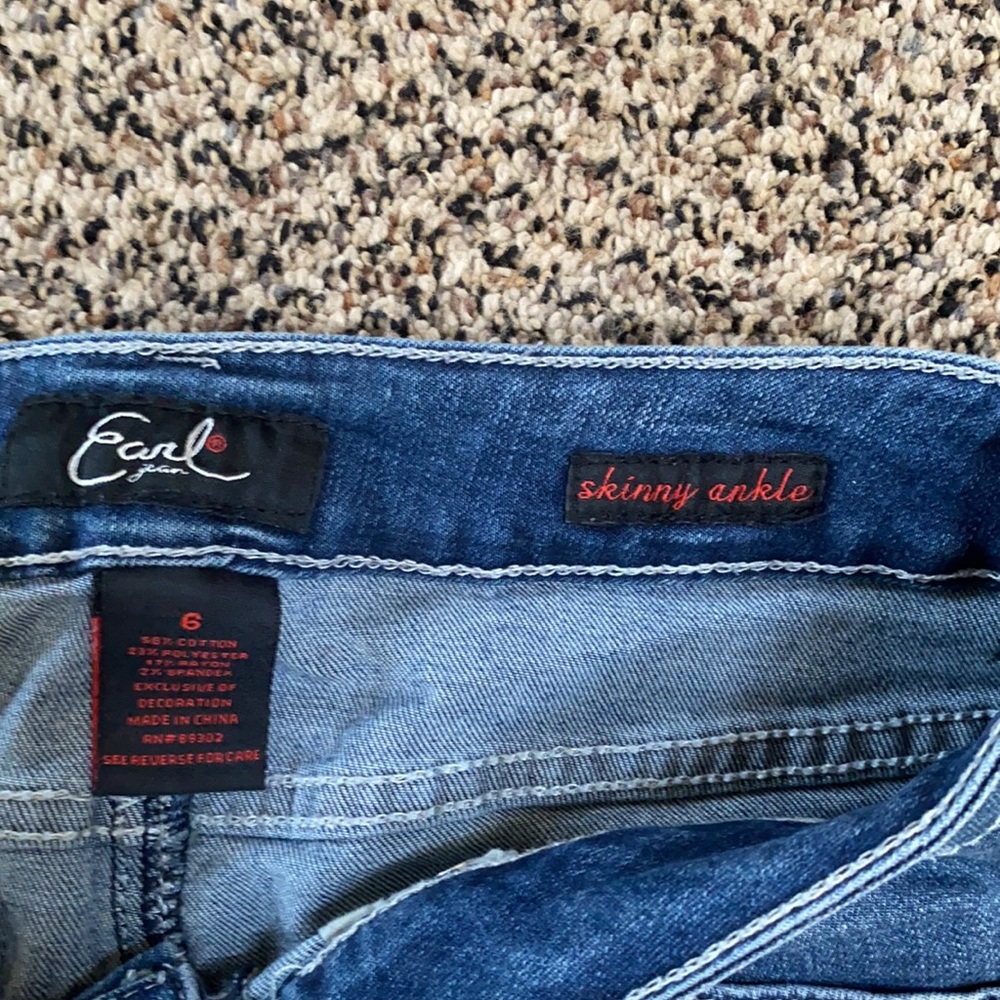 Skinny ankle jeans - great stretch! - Picture 3 of 5